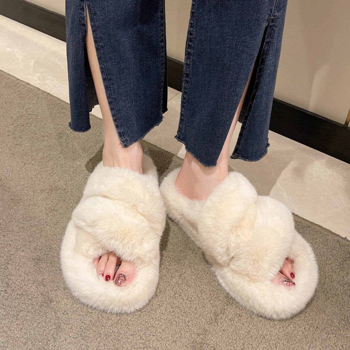Women's Warm Soft Plush Winter Fuzzy Slippers