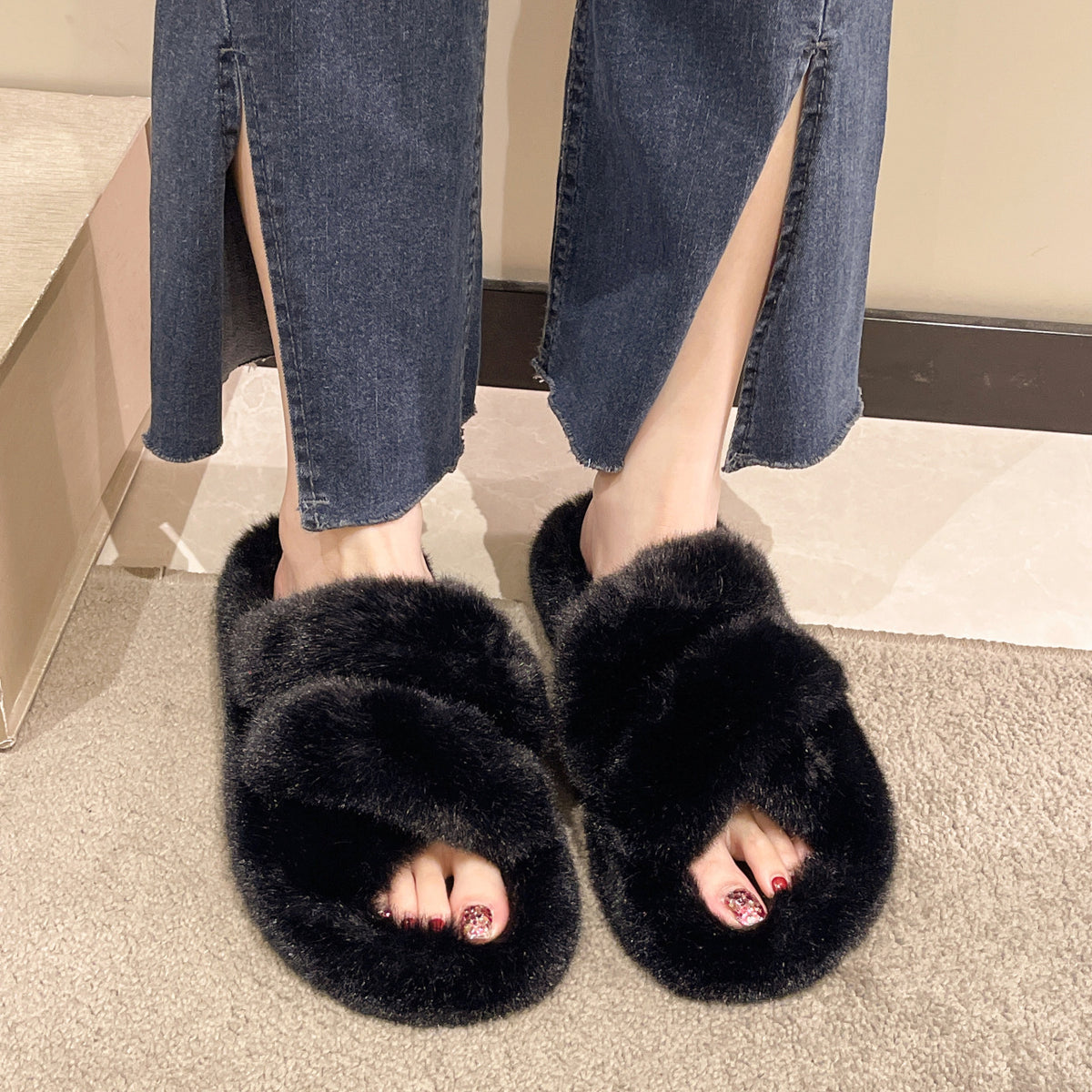 Women's Warm Soft Plush Winter Fuzzy Slippers