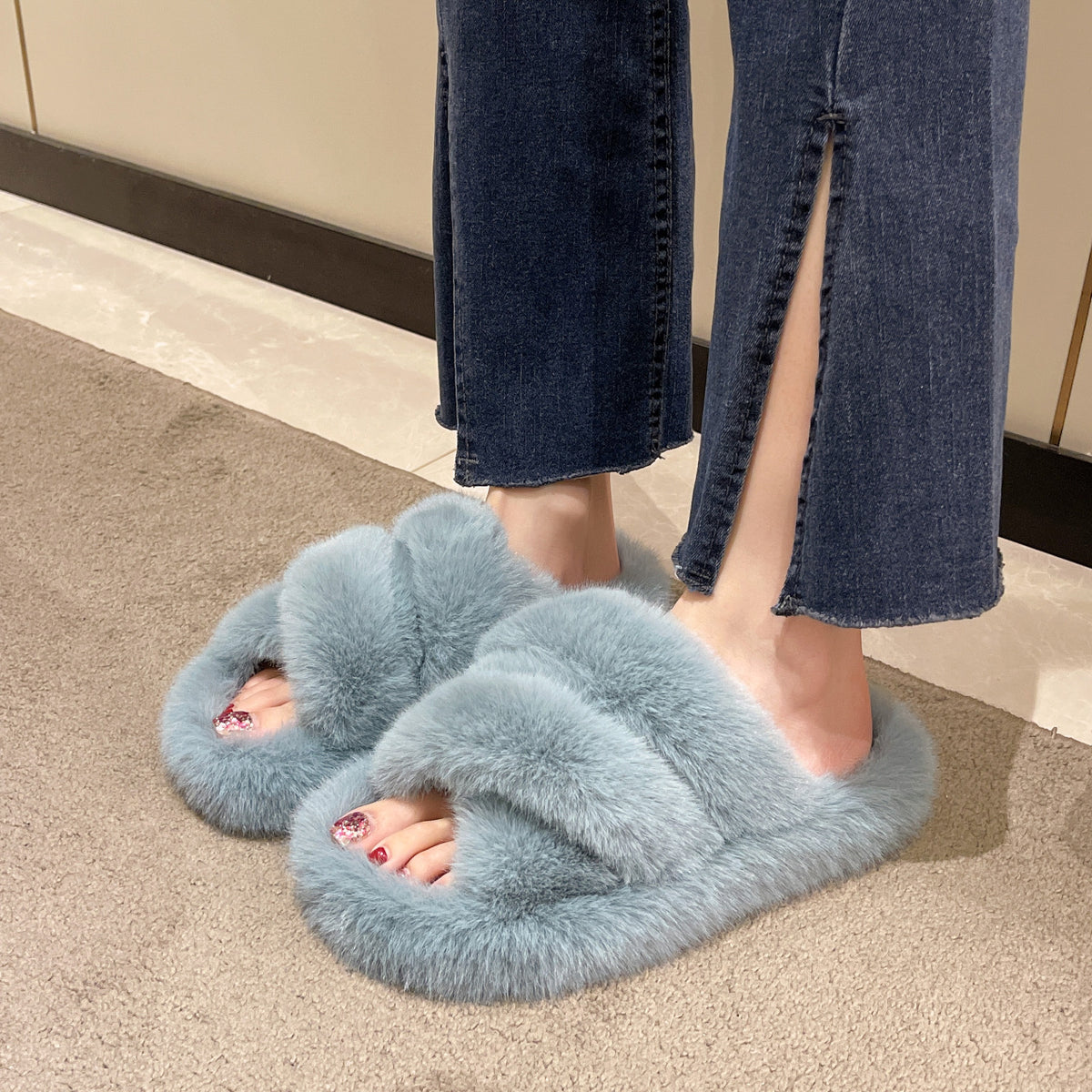 Women's Warm Soft Plush Winter Fuzzy Slippers